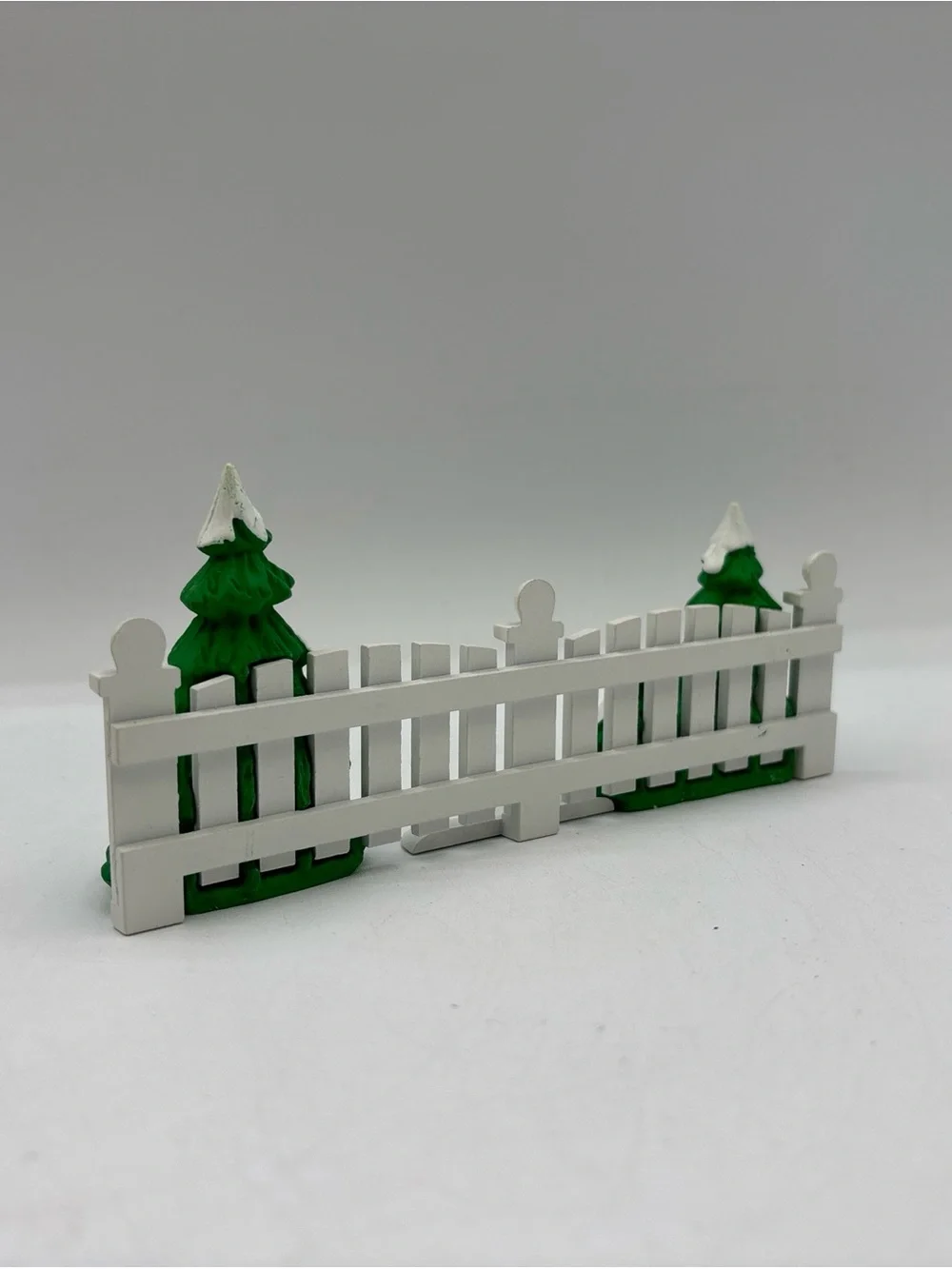 Dept 56 1991 Vintage Original Snow Village Frosty Tree Lined Picket Fence 5207-8